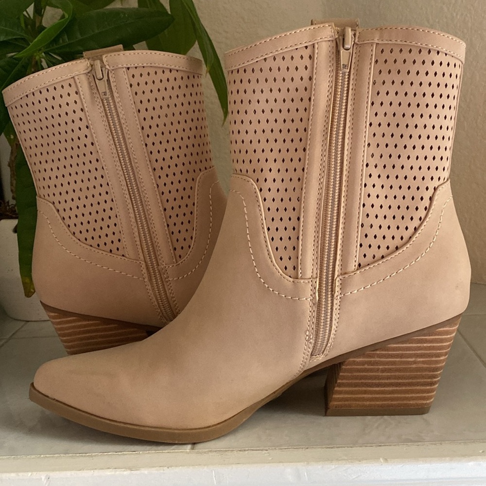 Dolce Vita Kirby Tauperre Perfloshaf boots